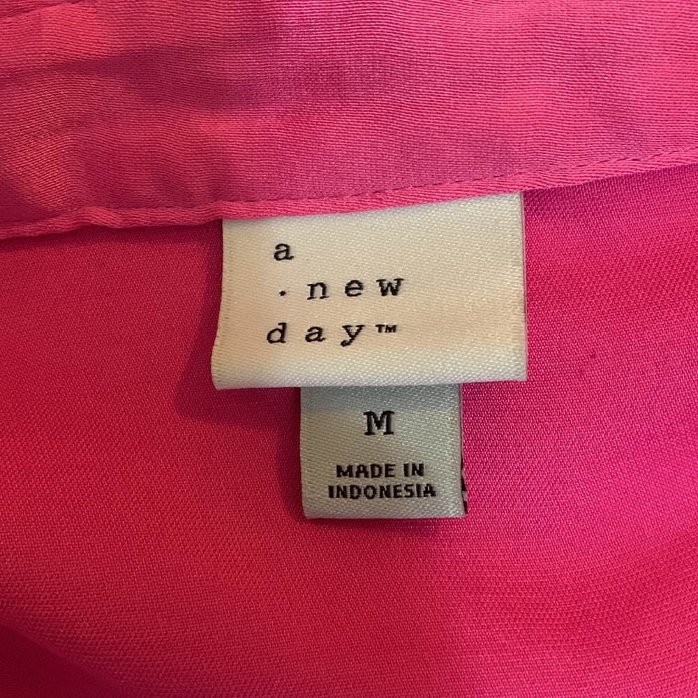 EUC Women’s Bright Pink Silky Long Sleeved Button Down Top - Picture 6 of 7